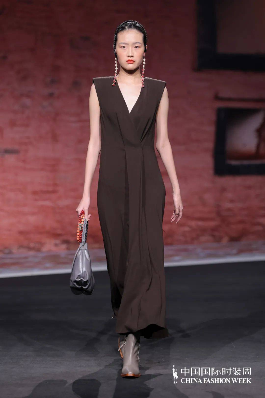 2024春夏中国国际时装周落幕 新面孔秀霸花落谁家?