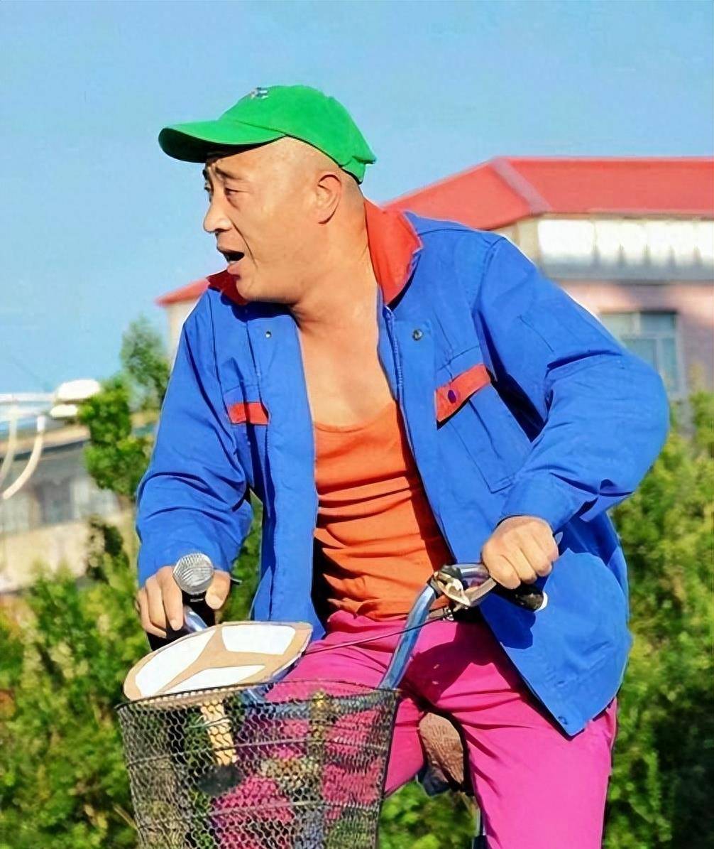 我想退出本山传媒,有人五亿签约我,师傅让我和张家豪聊聊_赵四_赵刚