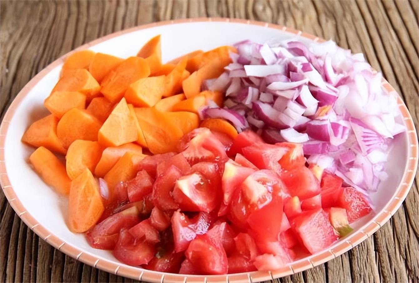 夏天要多吃洋葱,学会这样搭配,鲜香入味又营养,家人都喜欢_菜肴_美味