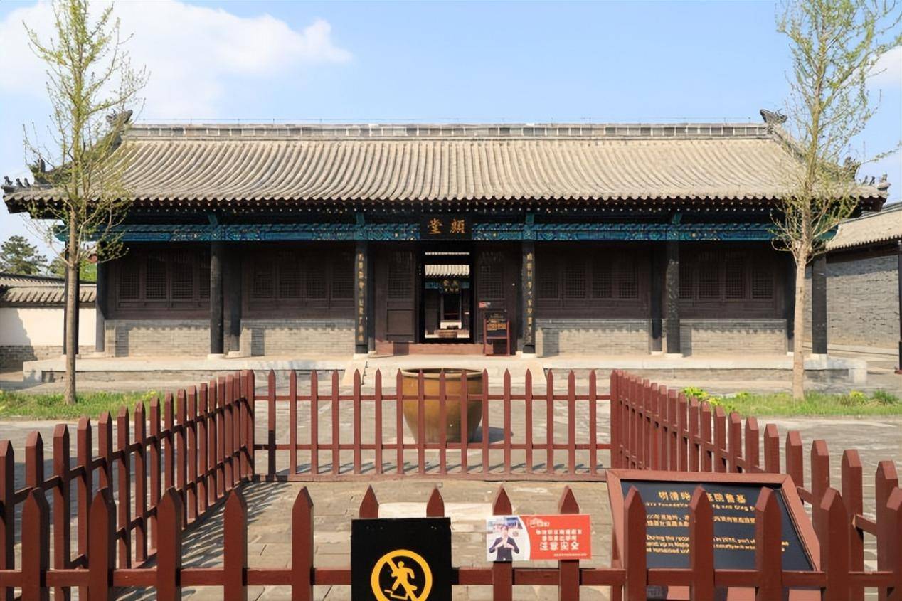 他在河间府任职的一年中,河间正直洪灾,老百姓流离失所,可宋朝跟金兵