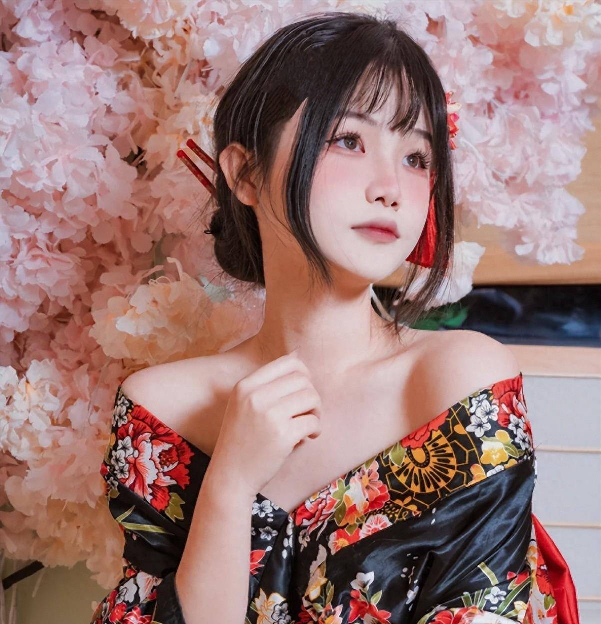 为什么日本女人穿和服不穿内衣_枕头_女性_装饰