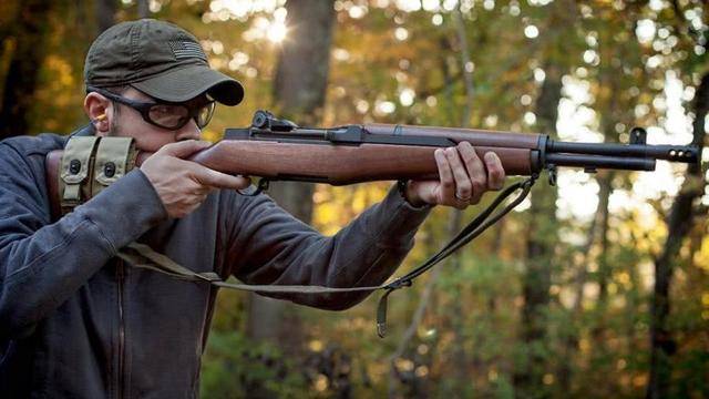 它曾是美国军队的传奇步枪 受到许多收藏家和枪械爱好