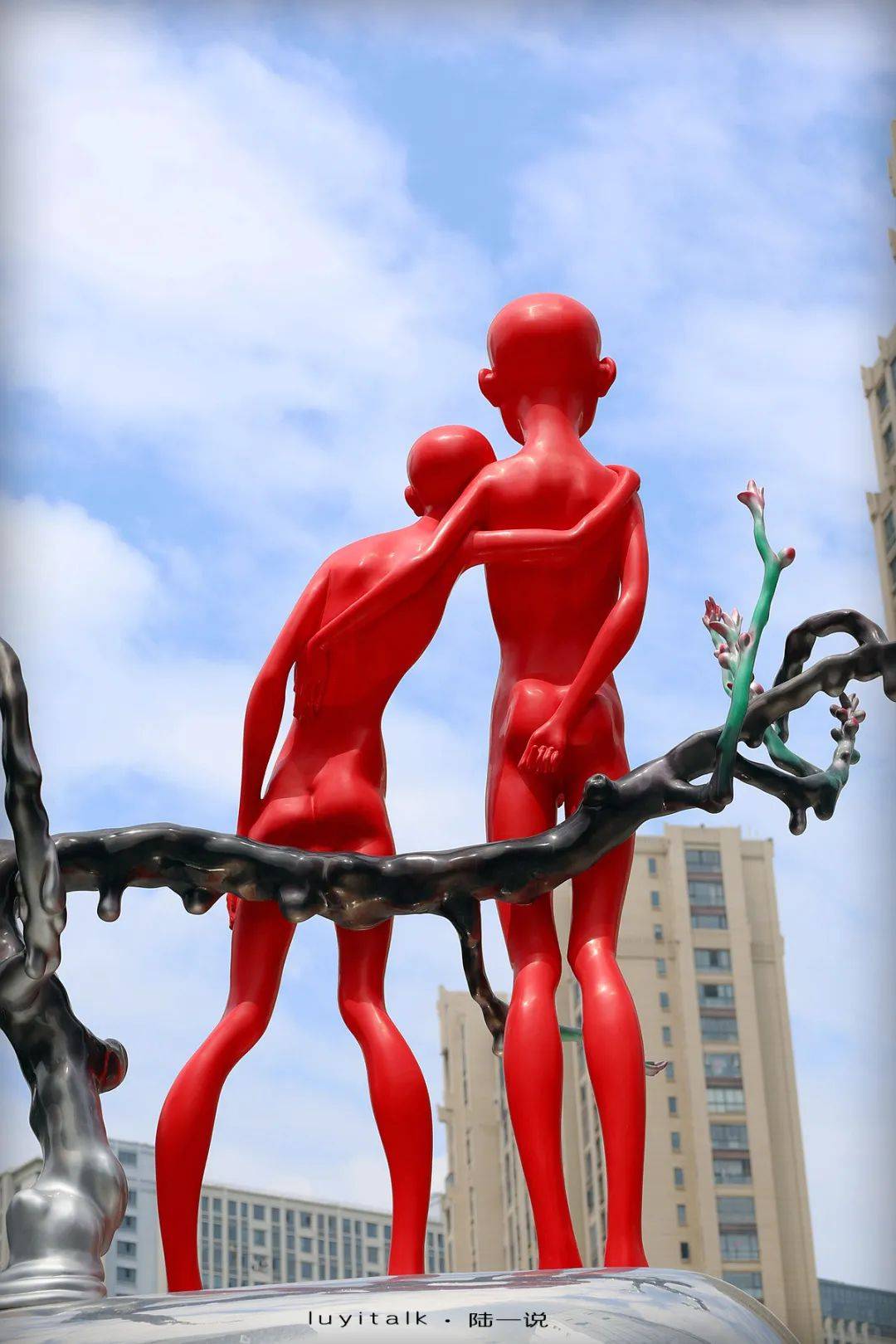 园区面积达13500平方米,不仅有艺术家联名的小红人海鲜火锅,newme精酿