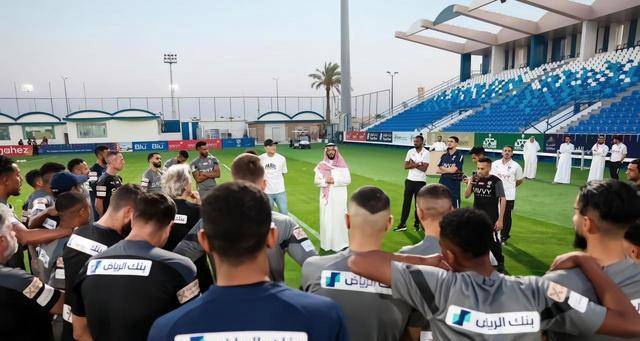 恐怕还是此前在卡塔尔一共是效力长达10年之久的南泰熙,而张贤秀加盟