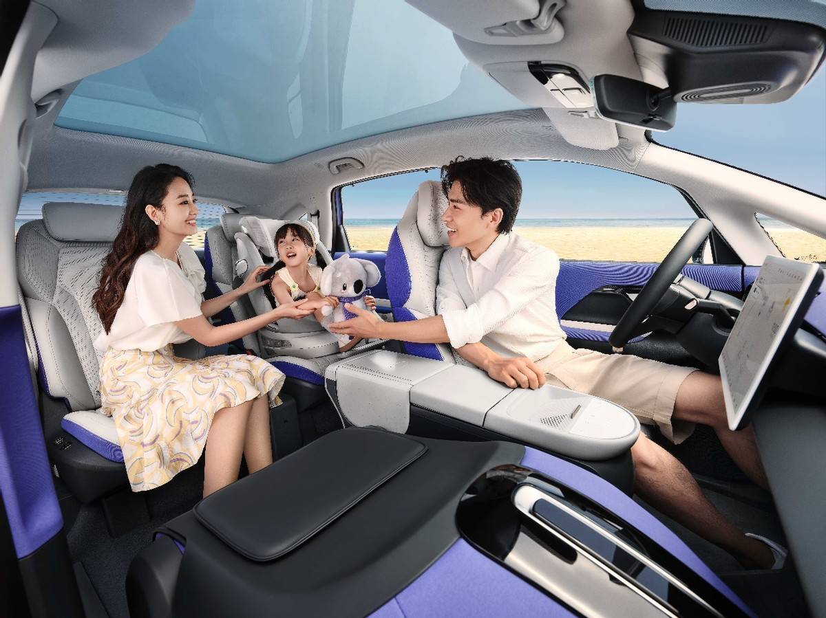 大四座智能亲子车,极狐汽车考拉13.18万元起售,悦娃又悦妈!_搜狐汽车_搜狐网