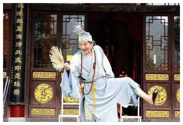 52岁出演"济公"爆红的游本昌为什么突然不红了?_表演_角色_哑剧