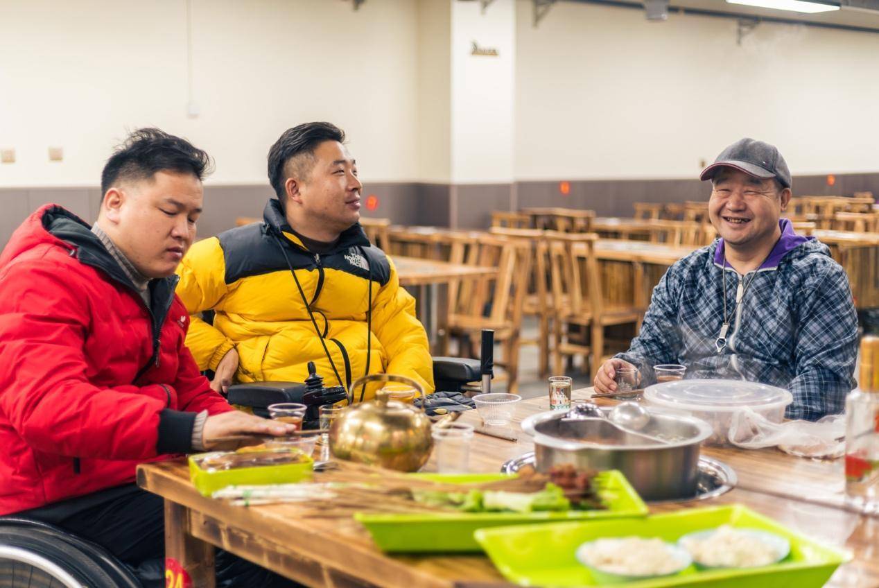 《我和我的小店》 获2023中国公益映像节最高奖_田小野_影片_家属