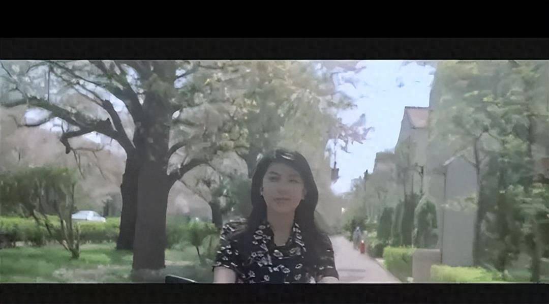 四月物语寺山世屋松隆子_四月物语中的电影_四月物语摄影构图细节捕捉