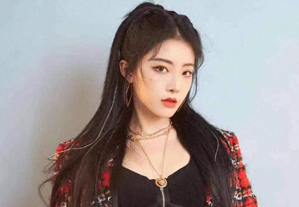 单从颜值来看,喻言可以算是the9的门面担当_高音_显得_实力