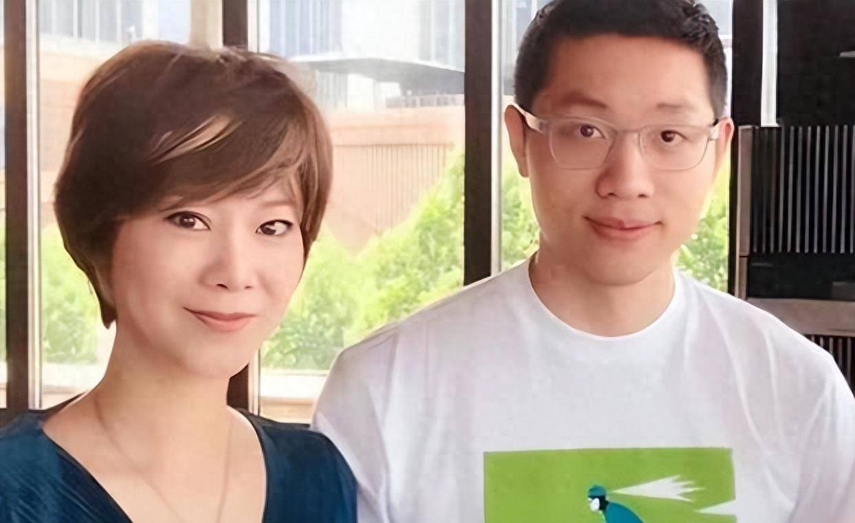 烟酒不离身却拿59块金牌,二婚被老公宠成公主_曹燕华_曹艳华_教练