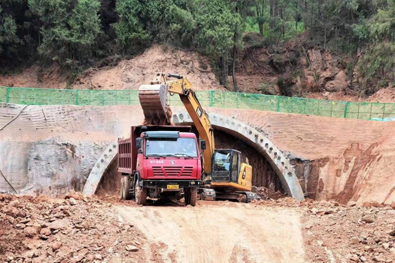 新进展 | 京昆高速广绵段扩容工程项目复兴隧道顺利进洞_施工_建设