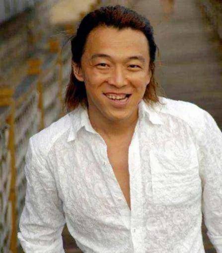 演员黄渤:男人有钱也不变坏,挚爱初恋,遗憾是父亲已不认识自己_宁浩