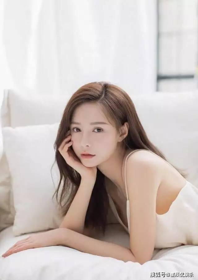 想看沈梦辰判若两人,只需掀起她的刘海_汪涵_姑娘_新人