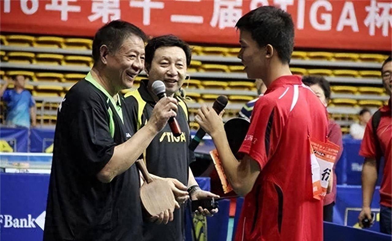 虽然李嫱冰后来也进入了地方队,但李晓东并没有过多"关注"女儿.