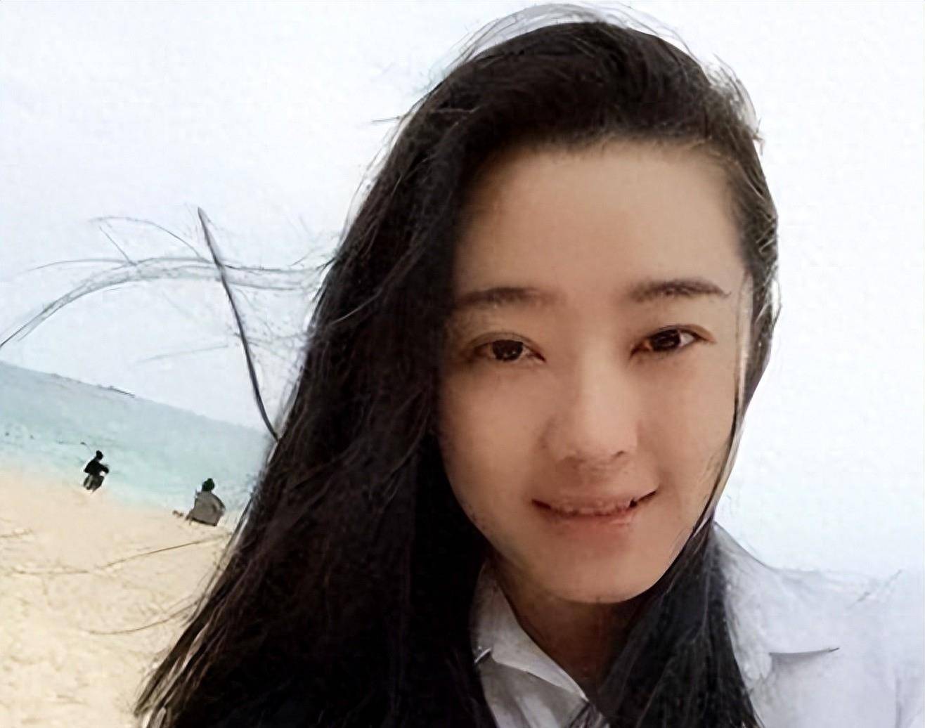 她因美貌被赵本山看上,却因拒"潜规则"被封杀,如