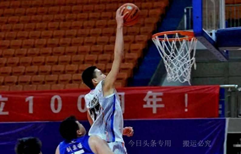 刘维伟爱徒被nba球探相中,青岛或功败垂成,结局_杨