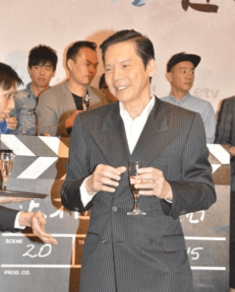 新义安龙头向展伟出席活动!