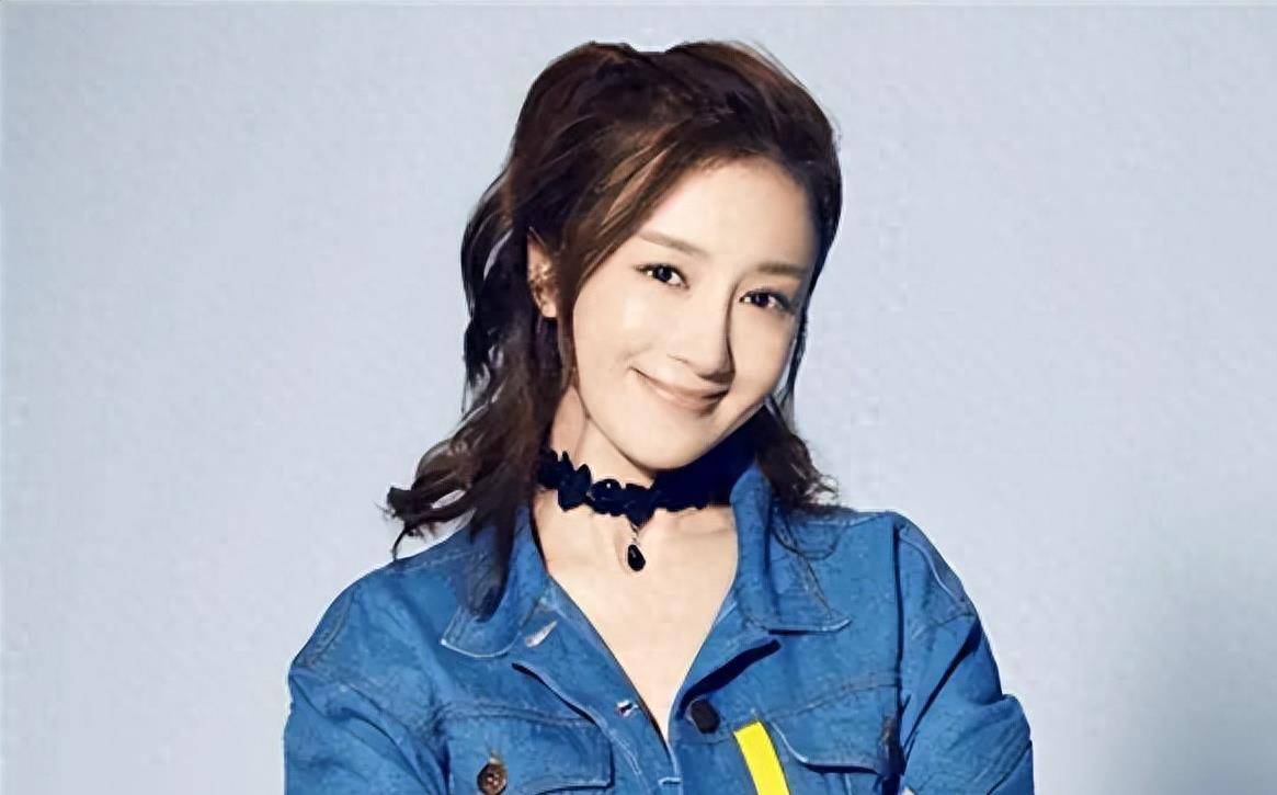 被狗咬毁容后,如今40岁全靠演坏女人翻身_李依晓_叶璇_狗狗