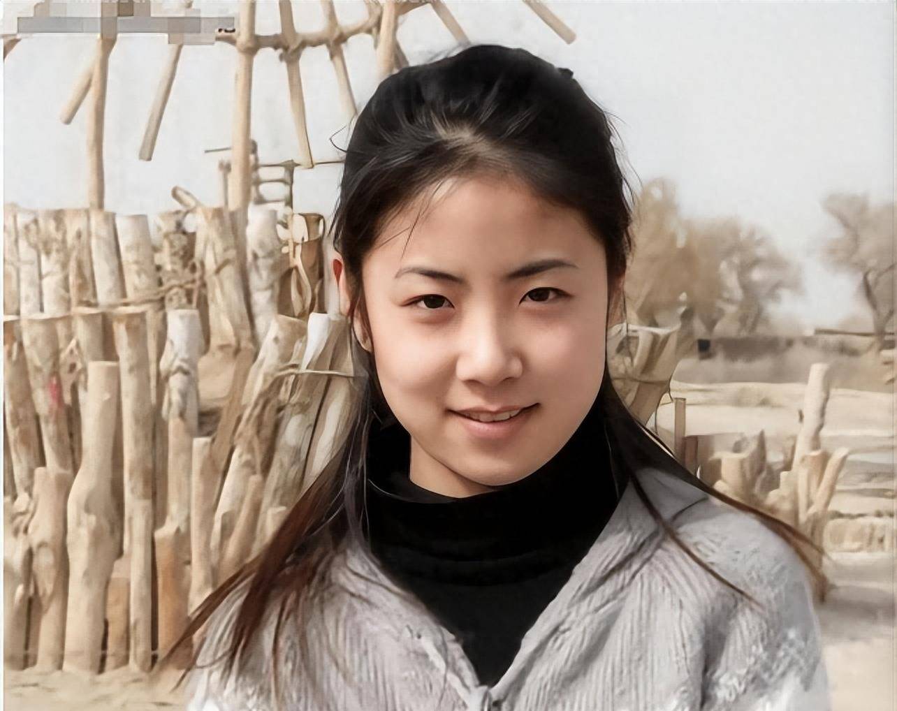 她因太漂亮被赵本山看中,后因"潜规则"被雪藏,现状令人唏嘘_曹佳睿