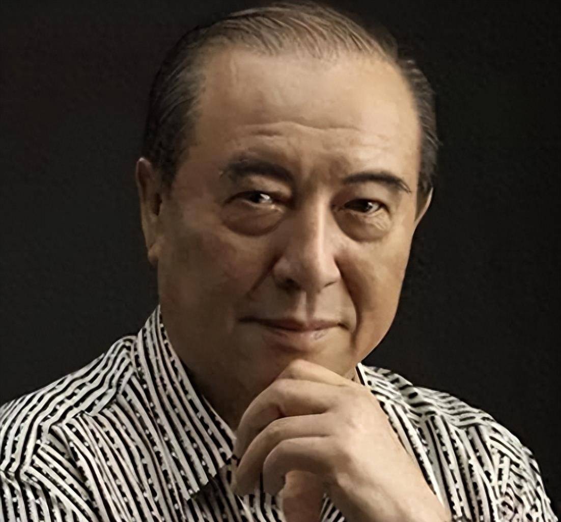 强夺舒淇初夜,枪指刘德华,害死古龙,死后连女儿都不肯送葬_柯俊雄