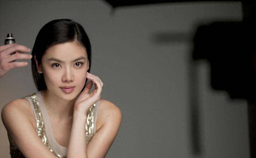 宁可嫁给闺蜜前夫,也不愿与黎明长相厮守,乐基儿是个什么女人?