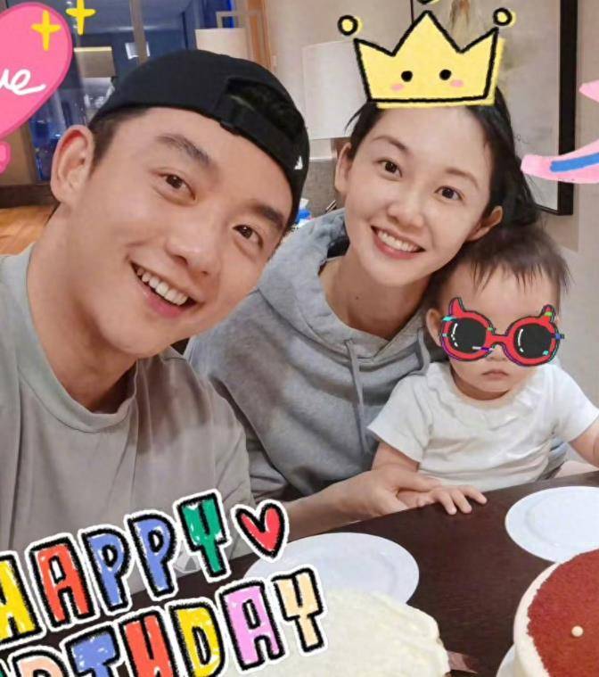 苗苗三胎已满月?