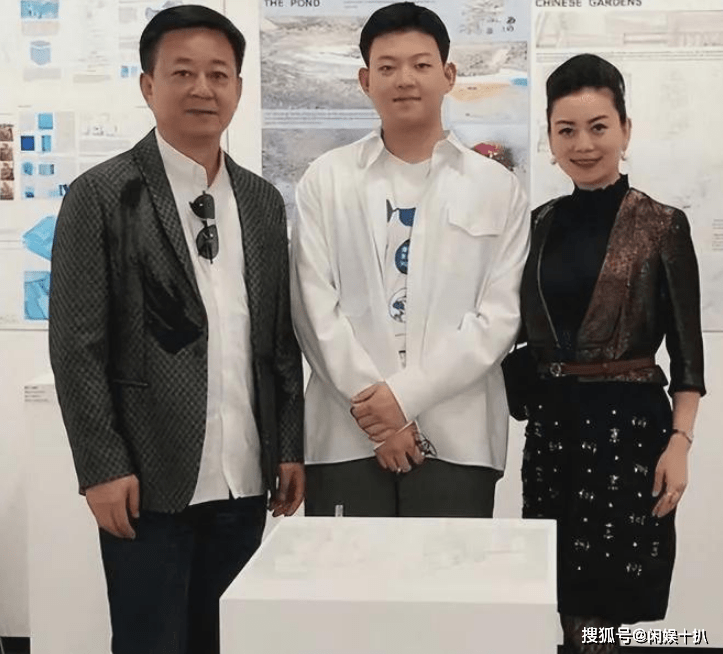 央视主持朱军:风波过后大病一场,如今只想多陪伴妻子和孩子_弦子_工作