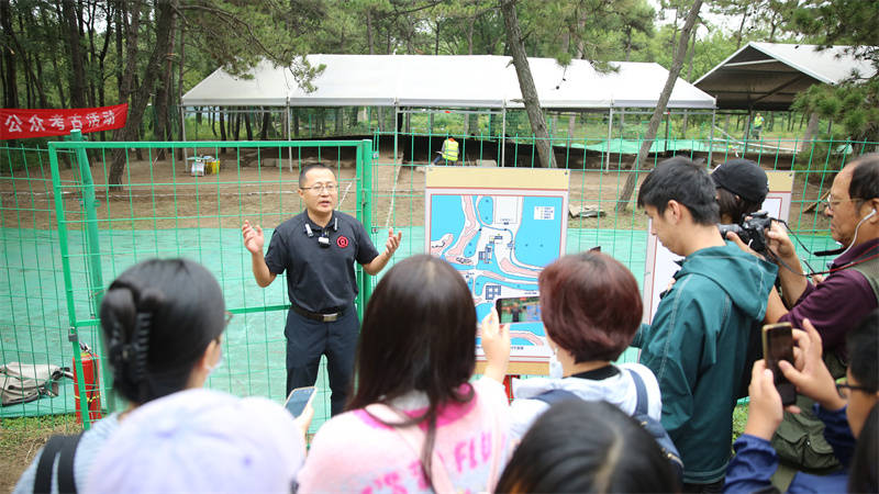 圆明园考古工地公众开放日：市民、学生走进考古现场
