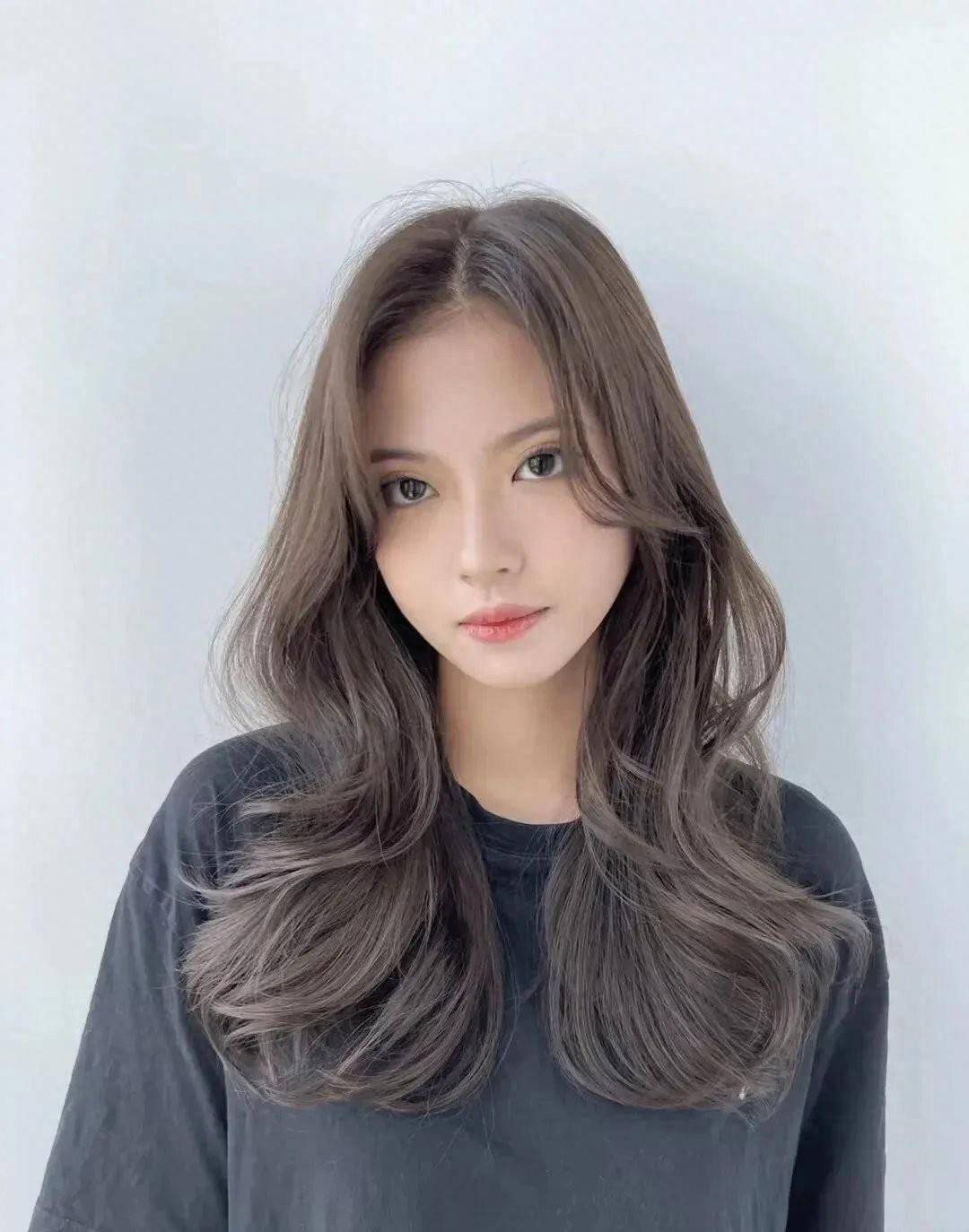 九月女性时尚新发型来了,脸型修长,气质精致,想不漂亮都难_头发_姐妹