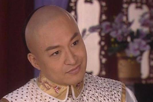 雍正年间享尽荣宠,却在乾隆年间被圈禁而亡_爱新觉罗·_弘晳_即位