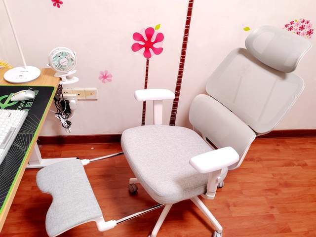 跟风入手联想小新人体工学椅,办公、小憩睡眠,都能轻松实现