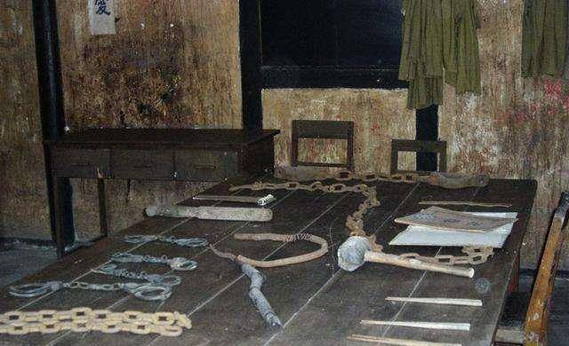 渣滓洞里残害江姐的刽子手,被发遣散证,妻子愤怒举报_张界_解放军