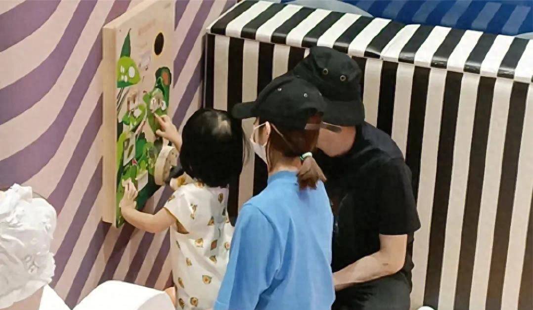 娱乐圈也有好男人,这6位,长了潇洒多情脸,爱情干净还是老婆奴_黄渤_唐