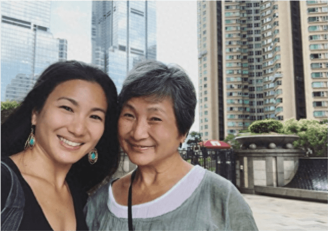 郑佩佩女儿晒一家三口合照,外国老公帅气混血儿子可爱_原子_mehdi_mat