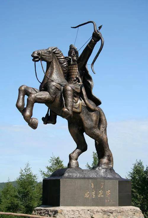 成吉思汗的父亲突发意外去世后,他母亲力挽狂澜,拯