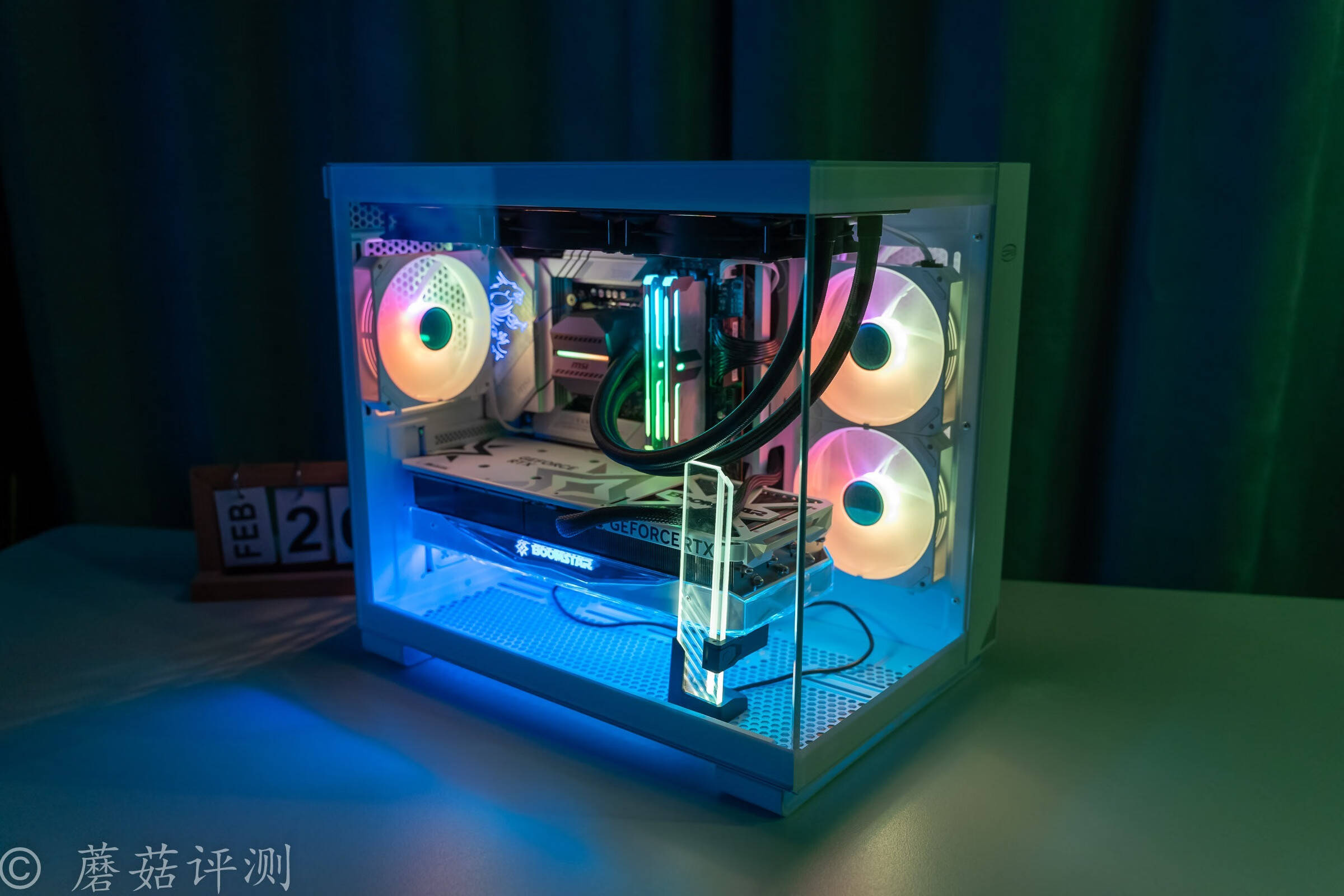 结构设计超级合理,视觉观感无比震撼,超频三星界c3 t500全透海景房