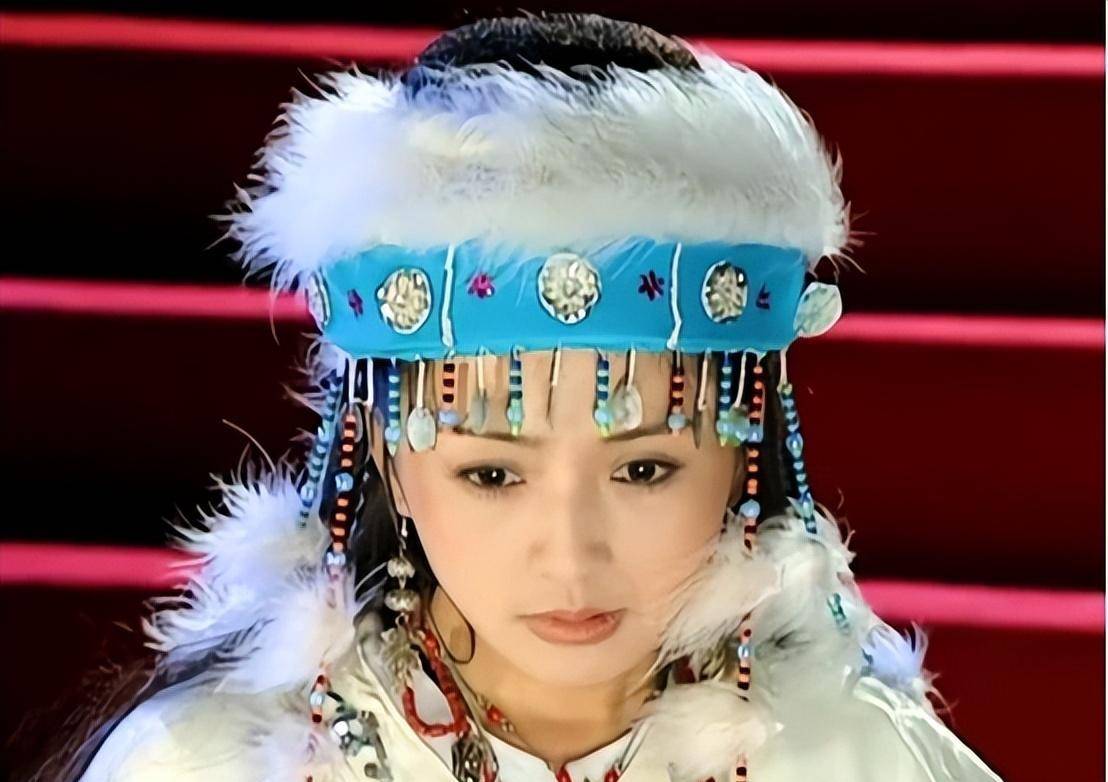 《还珠格格》中香妃和蒙丹双宿双飞,历史上真实的香妃命运如何?