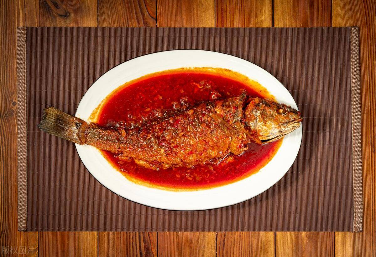 想要做好吃的百花鱼,有几个关键的步骤和技巧,不妨试试看!