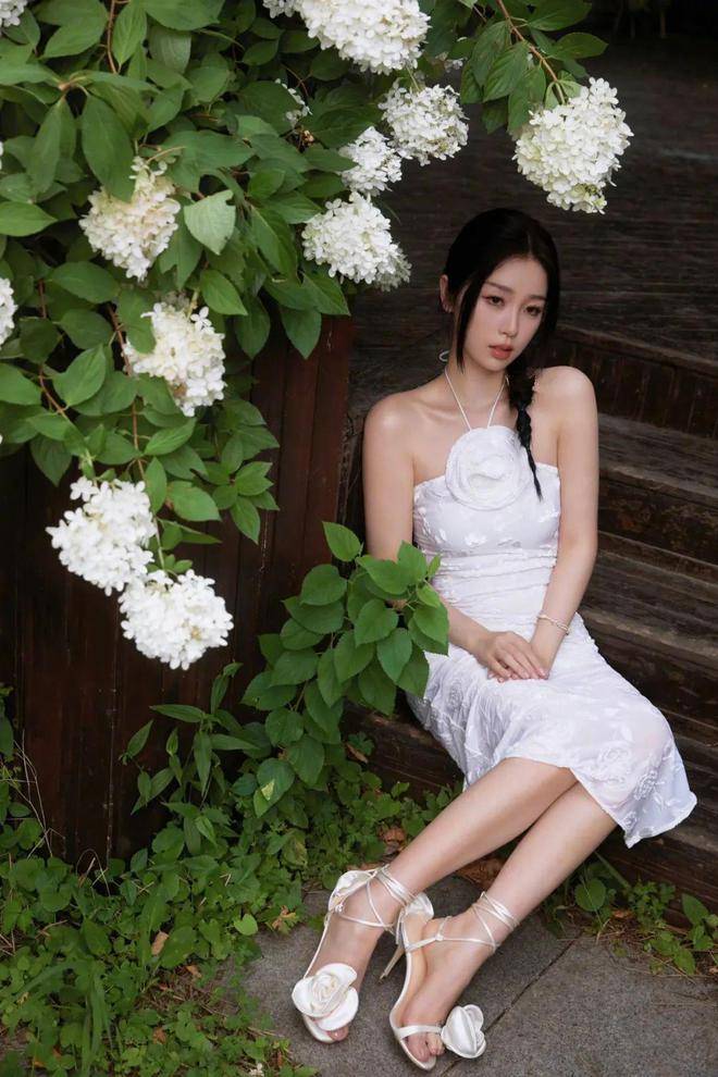 虞书欣的造型,究竟可以多百变?_连衣裙_潮流_风格