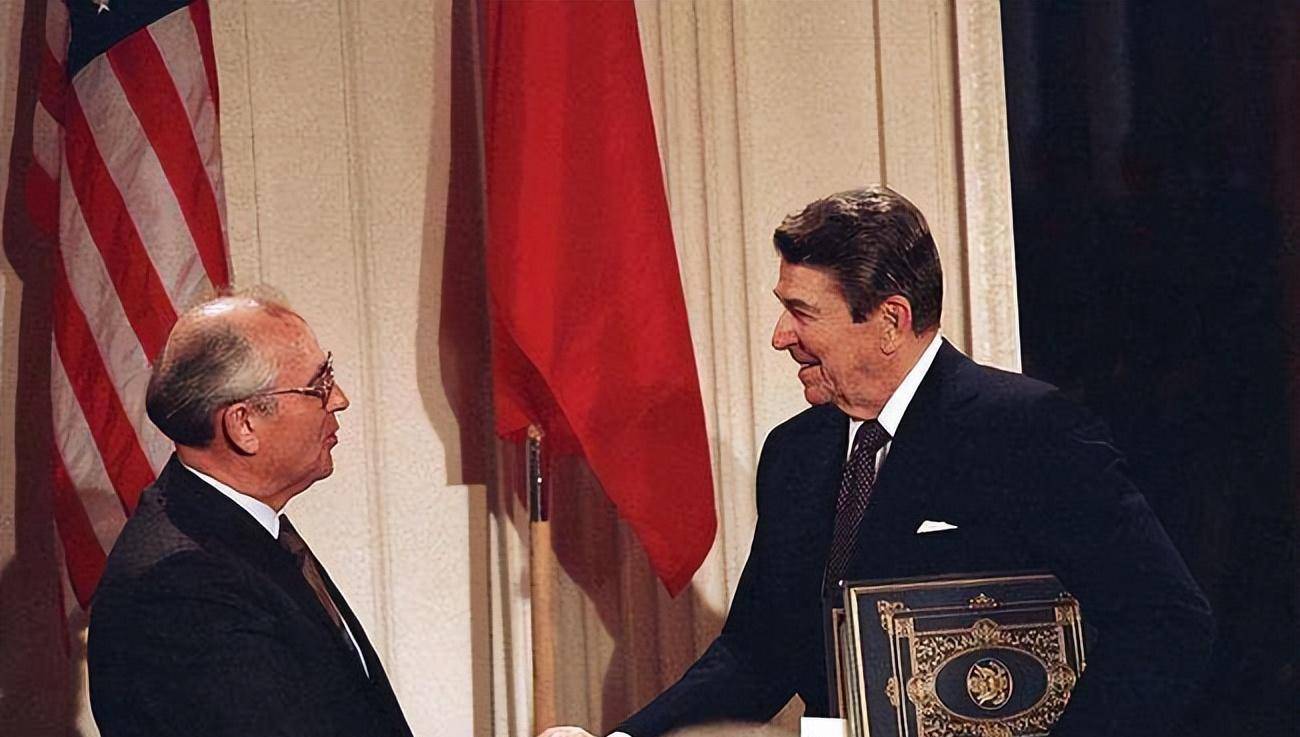 戈尔巴乔夫"新思维"中有个观点,很唬人,为何说幼稚可笑?