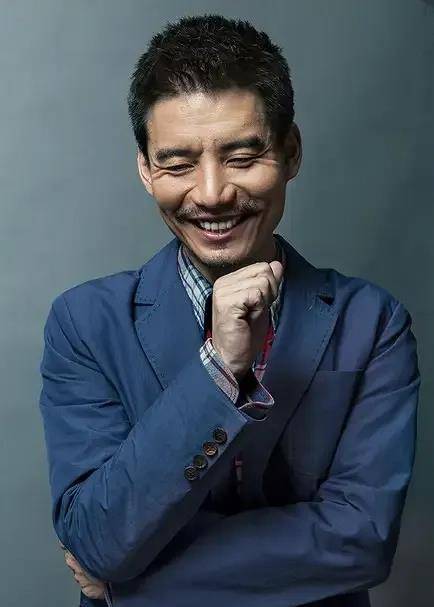 扮演郭振生的演员杨皓宇,1974年9月25日出生于重庆