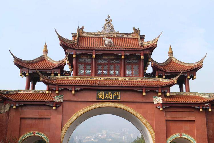 国庆酱香圣地茅台镇旅游,四个必去打卡的旅游胜地!_茅台酒_历史_中国