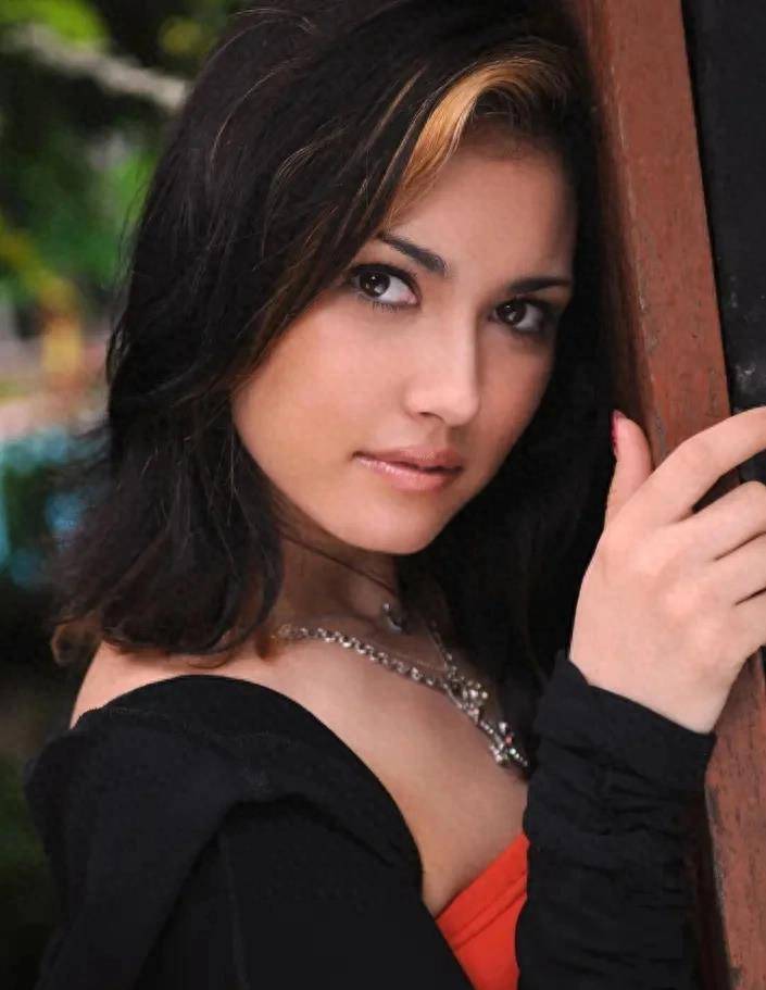 岛国娱乐圈美女演员小泽玛利亚_工作_混血儿_球迷