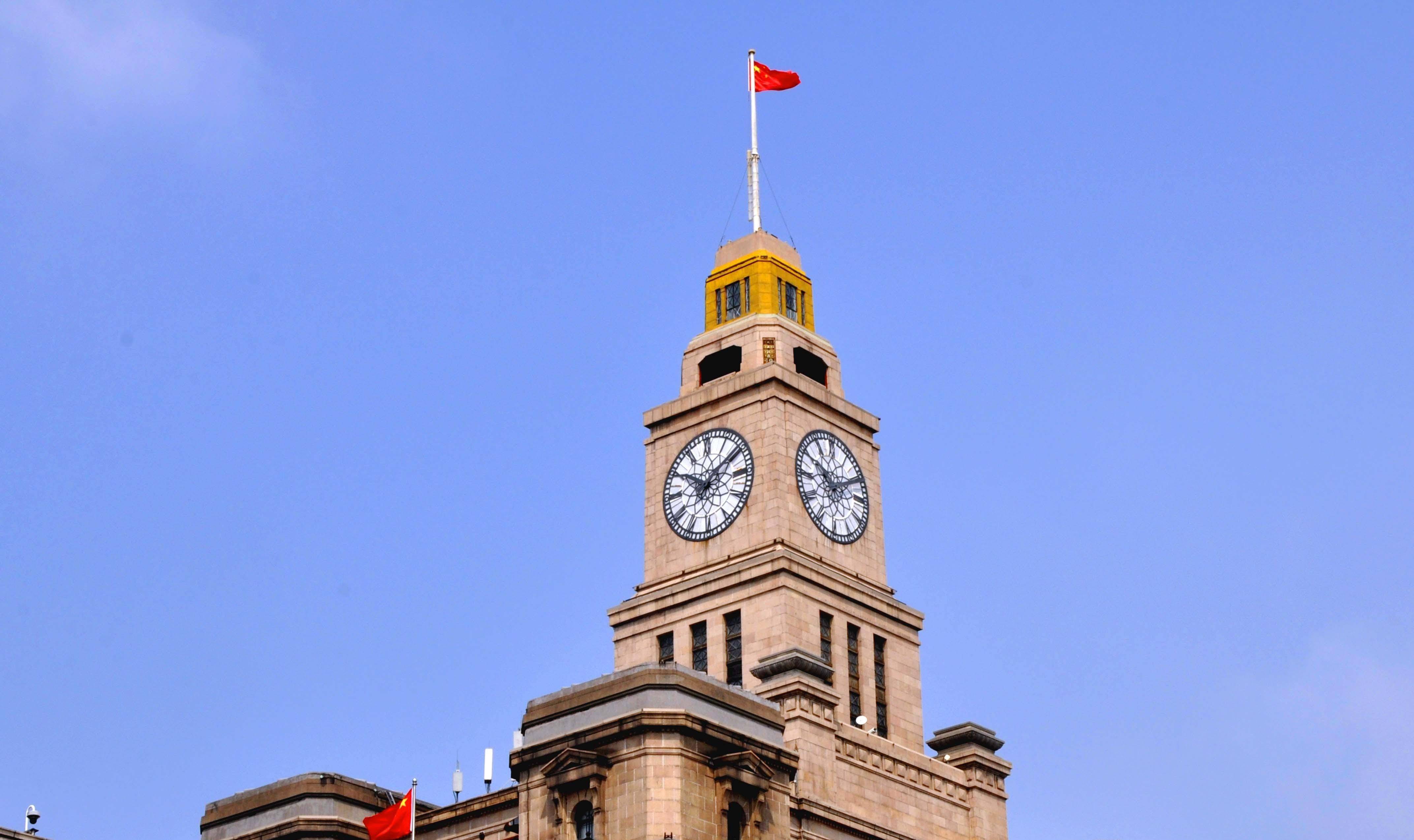 外滩海关大楼高大雄伟的钟楼,优美动听的钟声,隐含着感人的事_上海