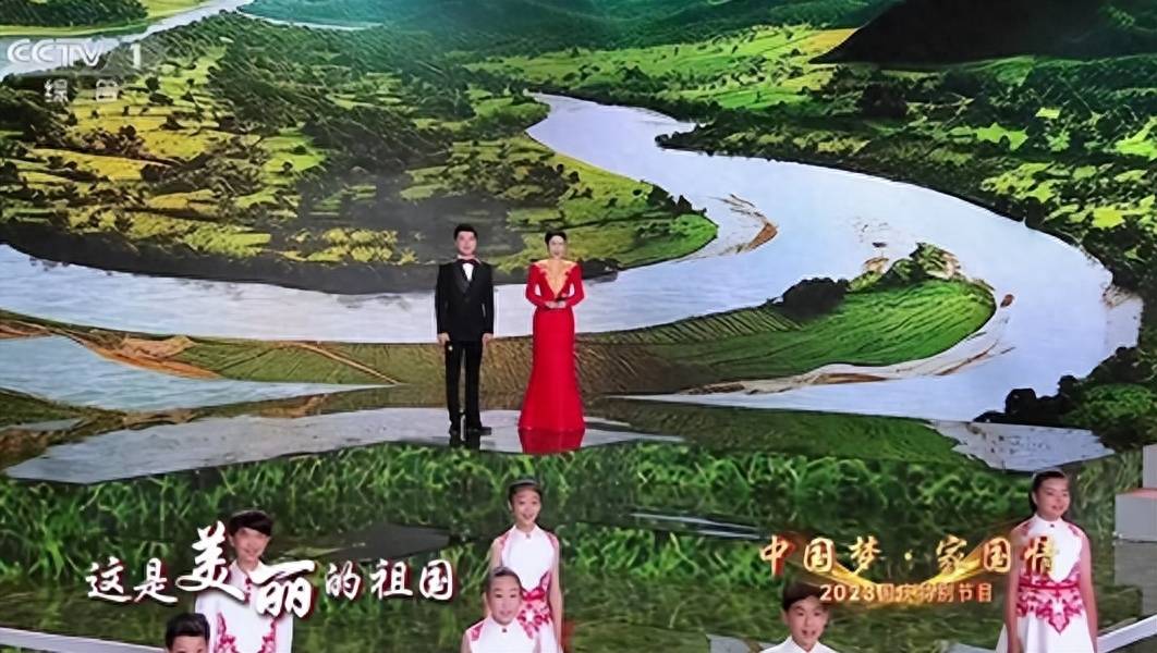 原创            李宇春红装大气，龙洋礼服吸睛，但他们才是央视国庆晚会真正的王牌