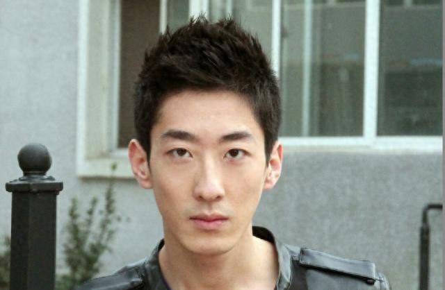 对于其中那个饰演捉鬼大师的演员,可能也不陌生.