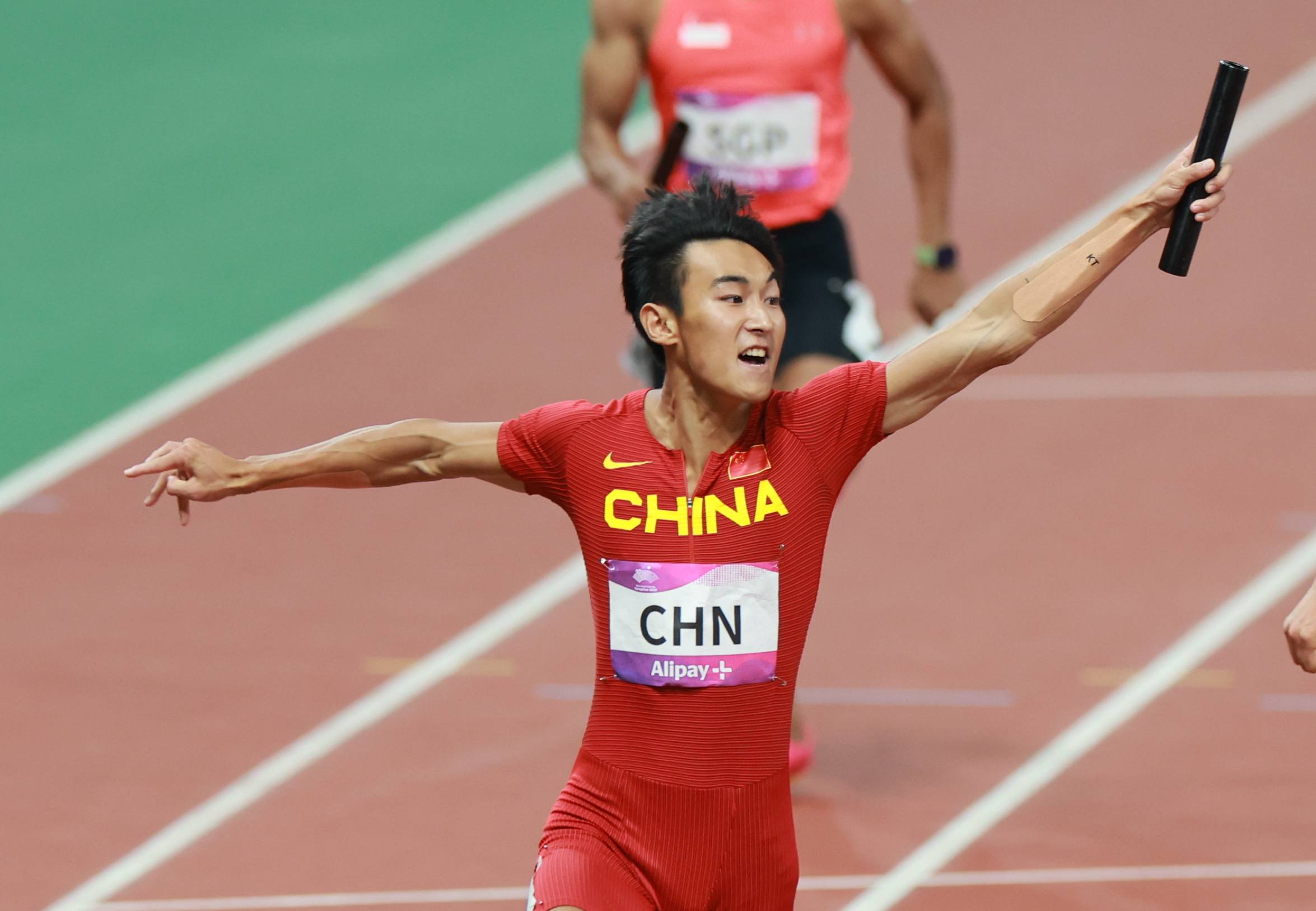 豪言壮志——访我省4×100米金牌得主陈佳鹏_中国田径队_短跑_实力