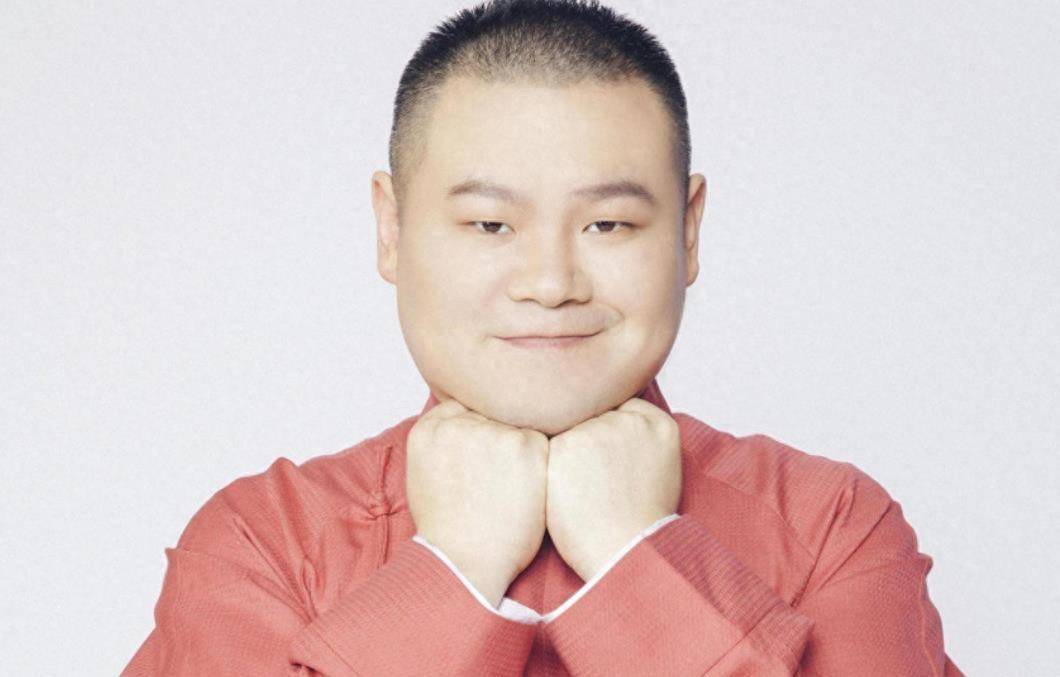 38岁岳云鹏两鬓已花白，大块斑秃似卤蛋，打球不受风波影响