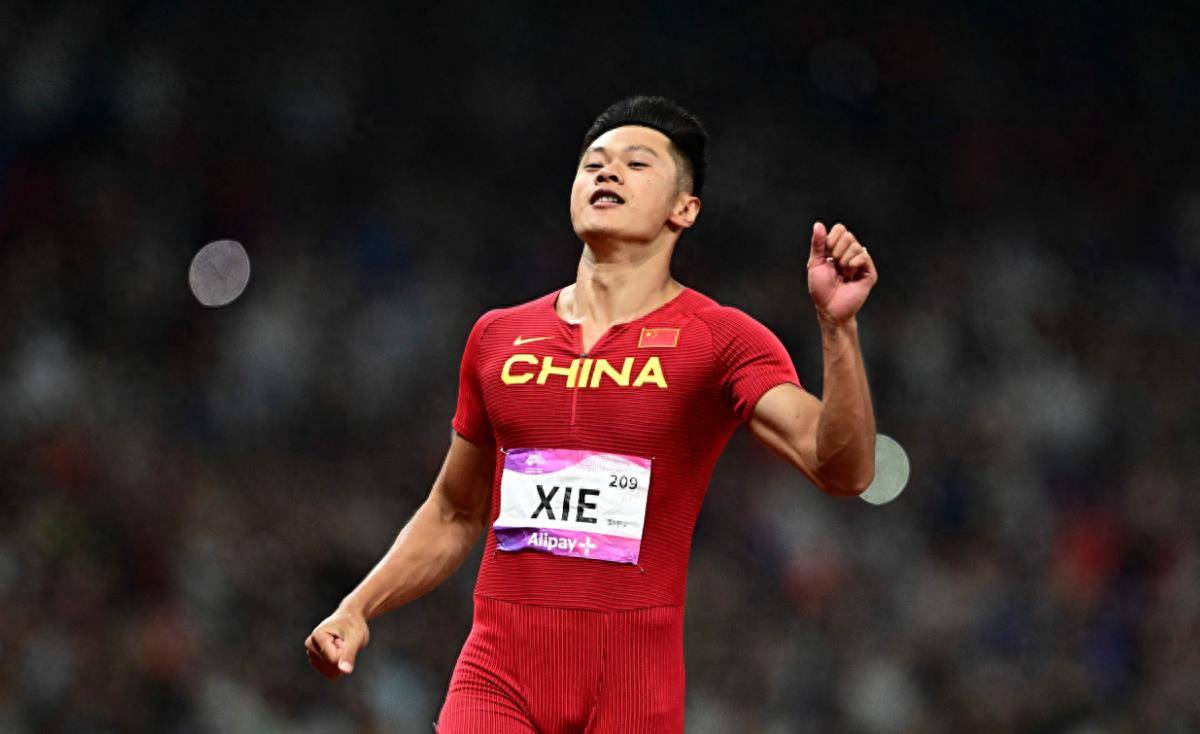 谢震业以9秒97夺得亚运会男子100米冠军!_短跑_成功_团队