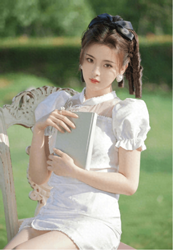 继易烊千玺后,杨超越成为又一个被宣传团队坑的明星_收获_贷款_人缘